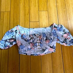 Floral crop top short sleeve